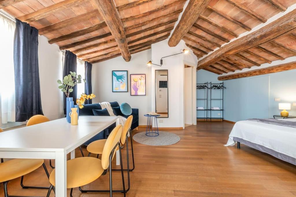 Mimosa- Loft Elegante Con Terrazza Nel Centro Di Siena Apartman Kültér fotó