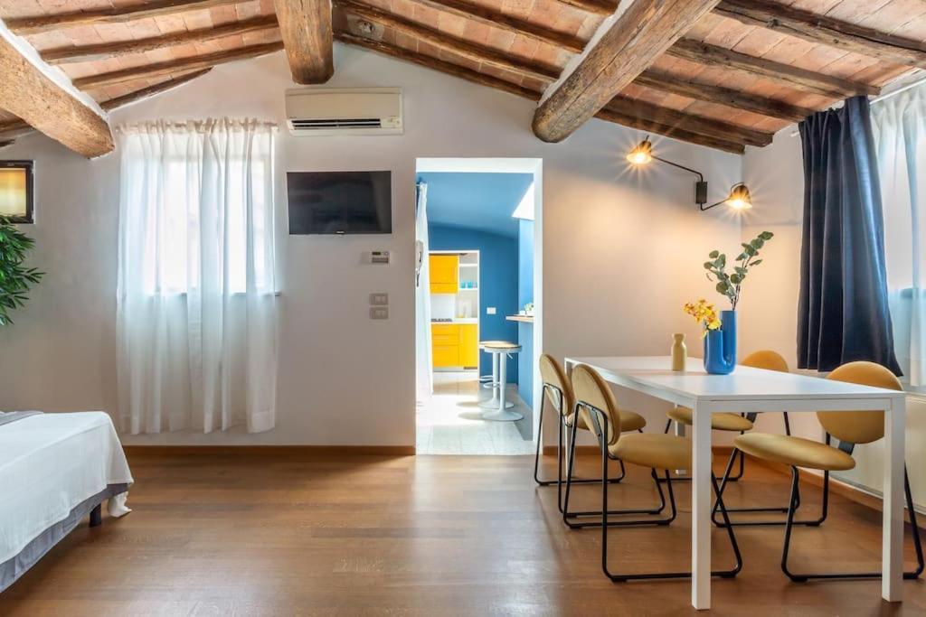 Mimosa- Loft Elegante Con Terrazza Nel Centro Di Siena Apartman Kültér fotó